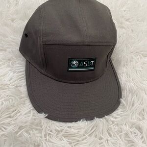 NWOT And she dope too hat